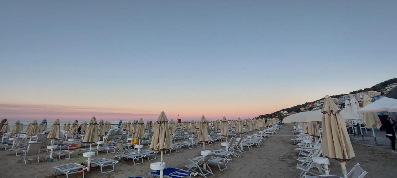 La Magnolia A 500Mt Dal Mare Apartment Marina di San Vito Bagian luar foto